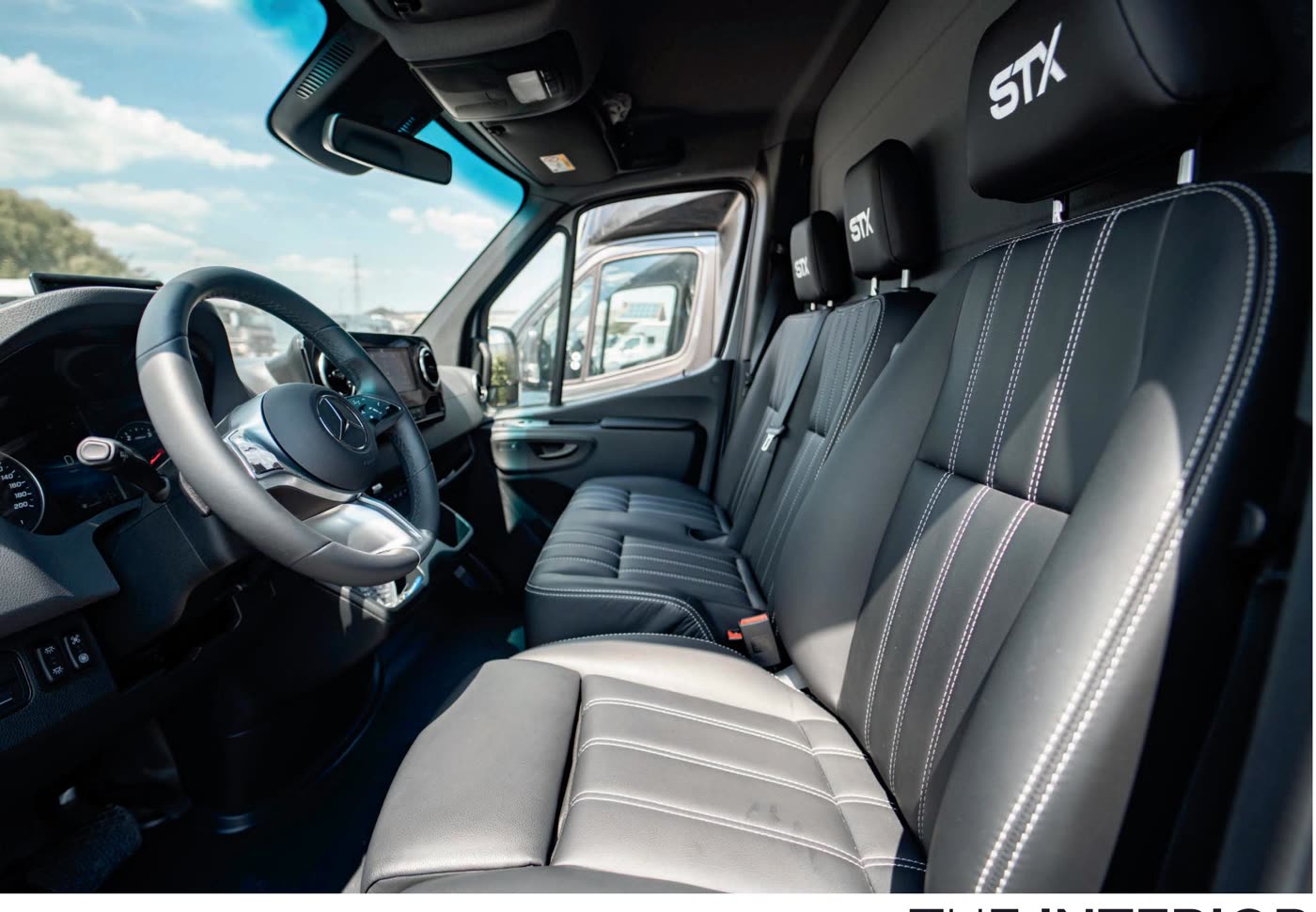 STX 2 Horse Mercedes vezetőfülke belseje